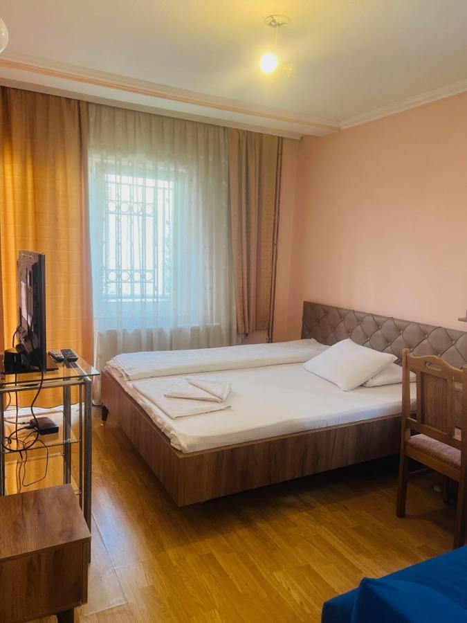 Guest House Velania Prishtinë Exterior photo