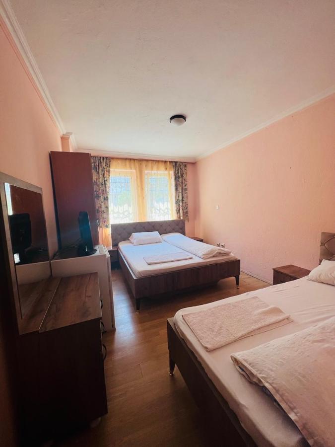 Guest House Velania Prishtinë Exterior photo