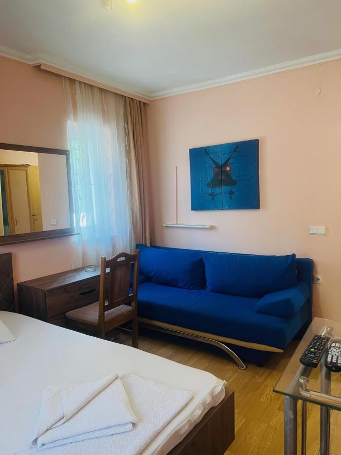 Guest House Velania Prishtinë Exterior photo