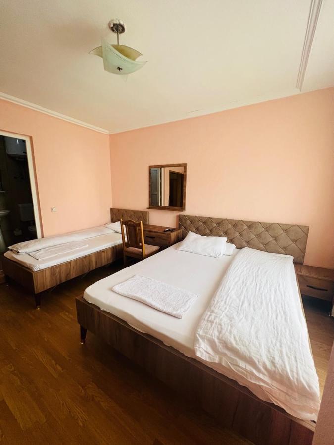 Guest House Velania Prishtinë Exterior photo